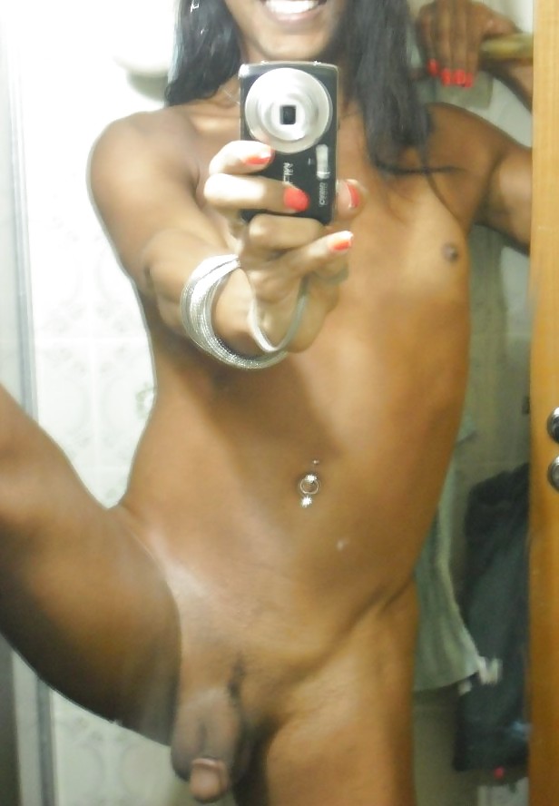 Petite Gurl Zu Eng Für Hahn #18658304