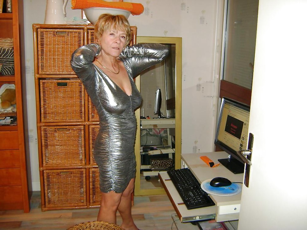 Housewives showing for us #6990481