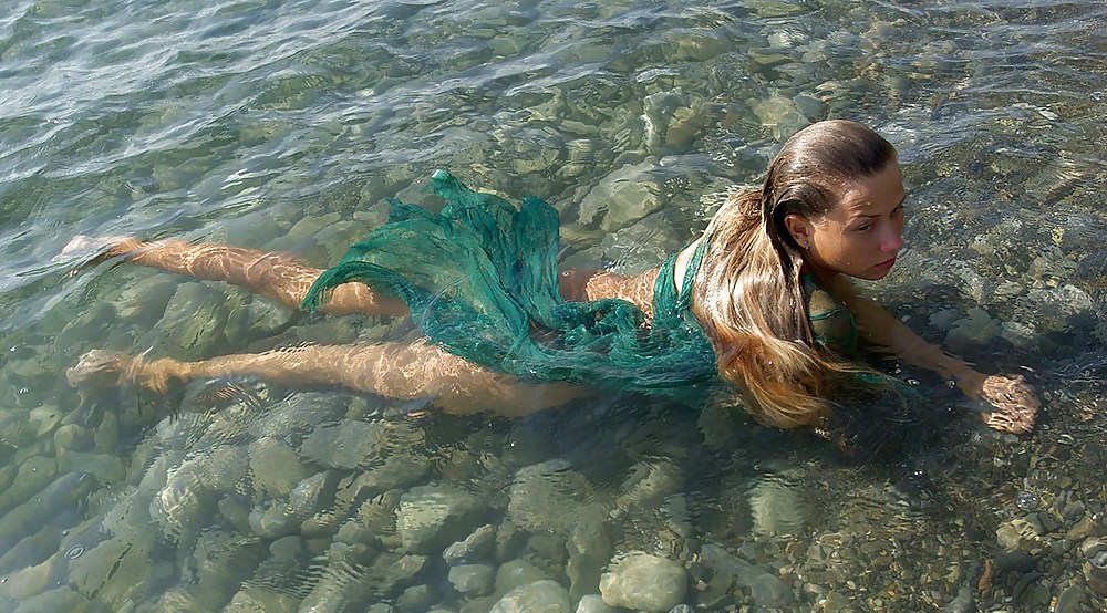 Alice is too hot for cool water #3768764