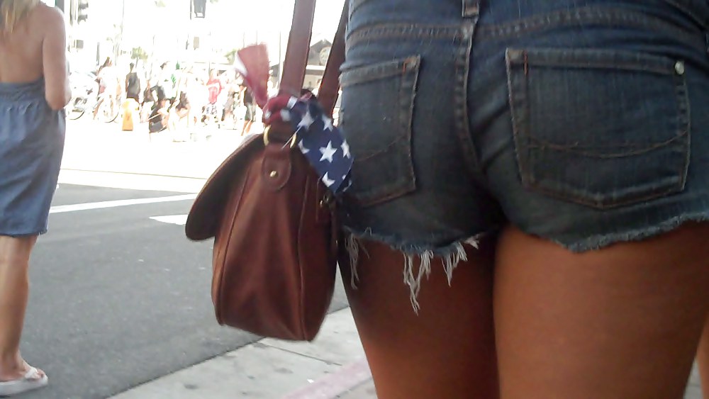 Culo en jeans shorts que me gustan
 #4427651