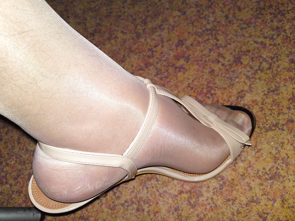 Nylon and high heels #3780355
