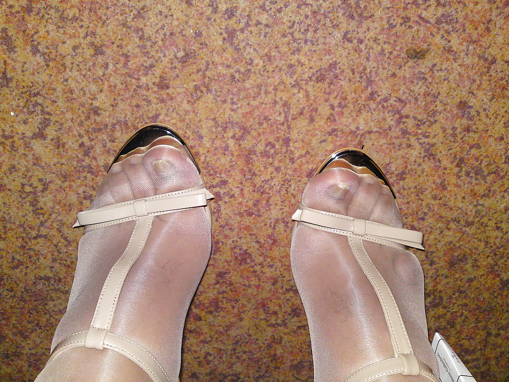 Nylon and high heels #3780400