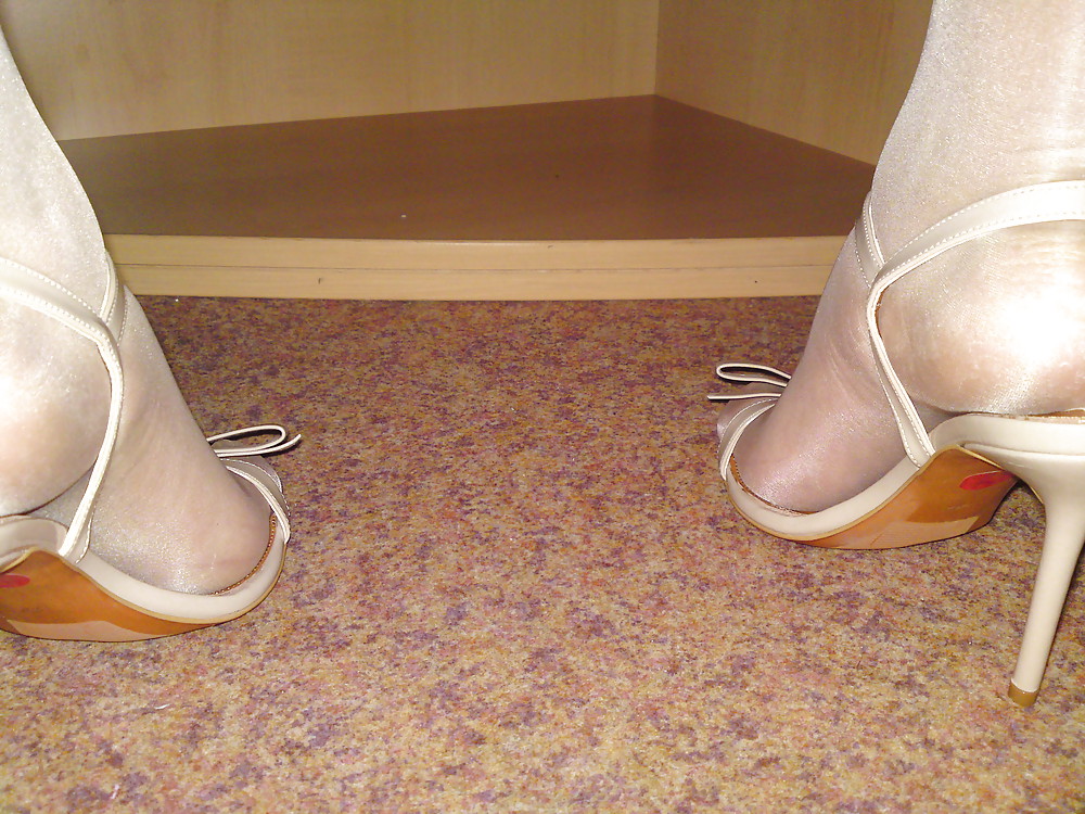Nylon and high heels #3780452
