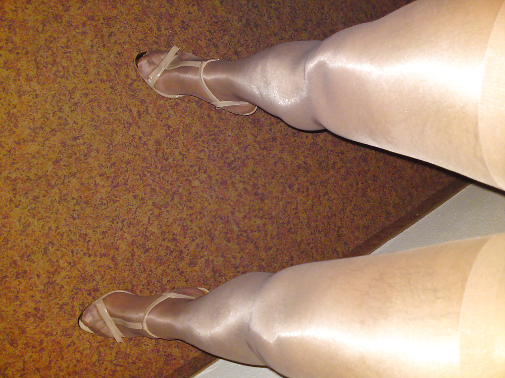 Nylon and high heels #3780476