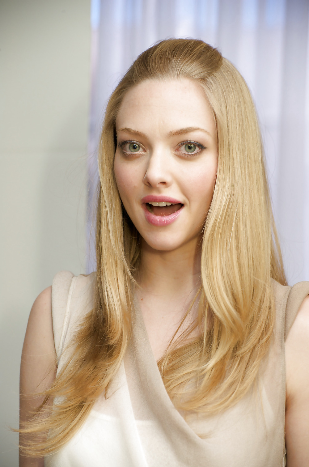 Amanda seyfried
 #21352903