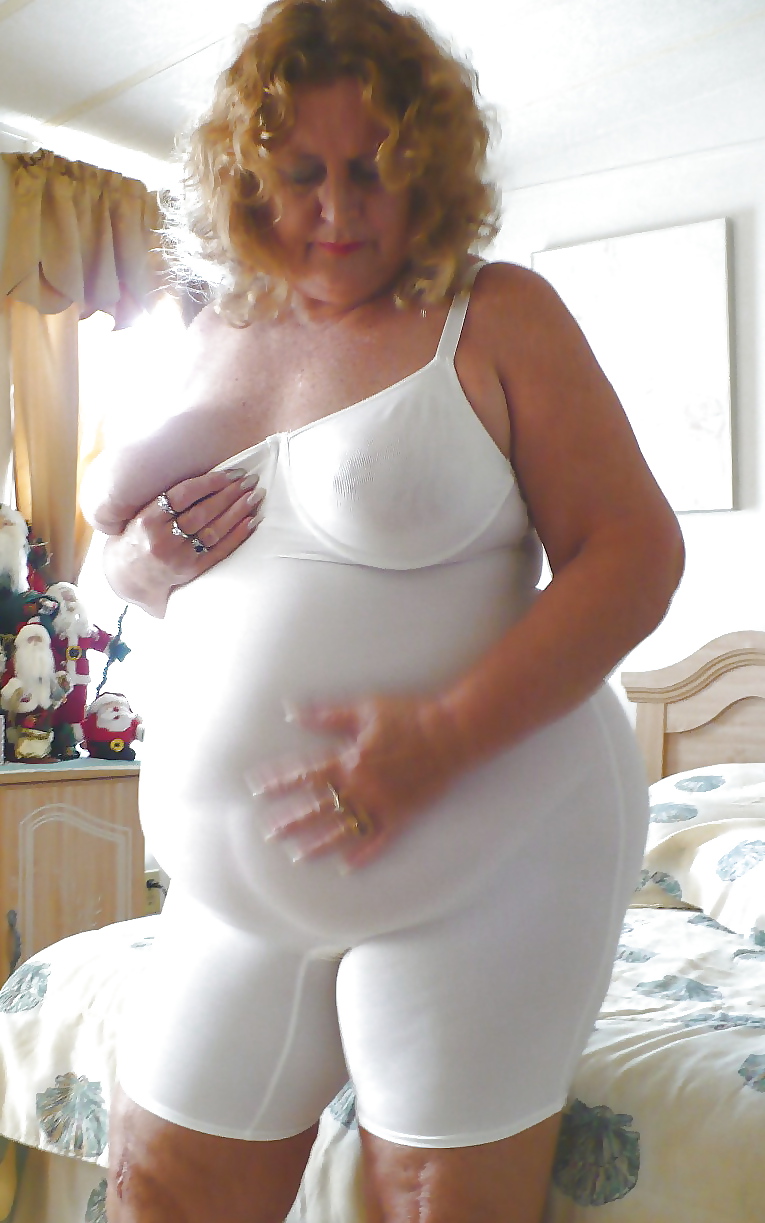 Girdle grannies for wanking #19902669
