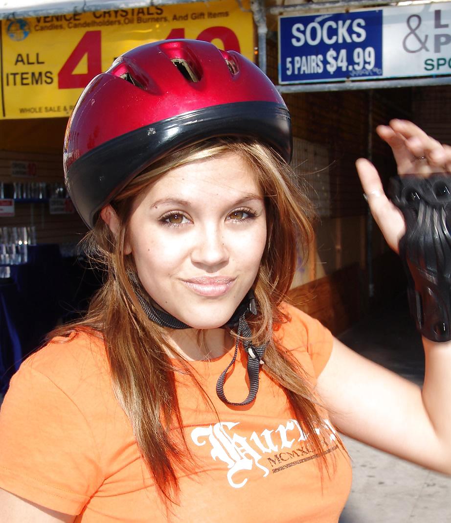 Horny Topanga - On skates #3515603