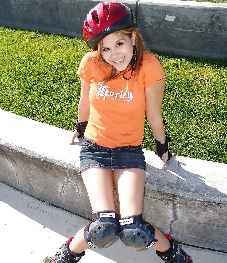 Horny Topanga - On skates #3515743