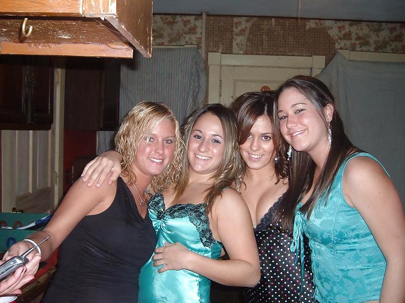 PARTY #8584197
