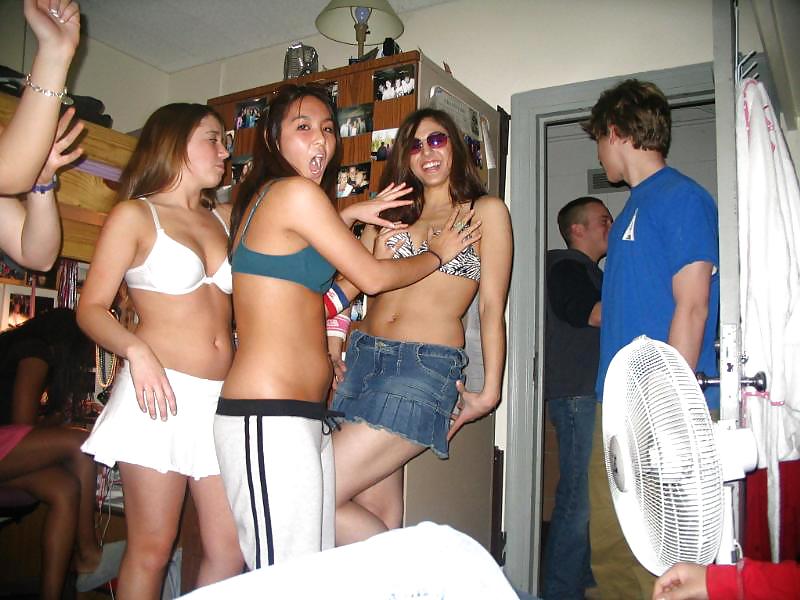 PARTY #8584307