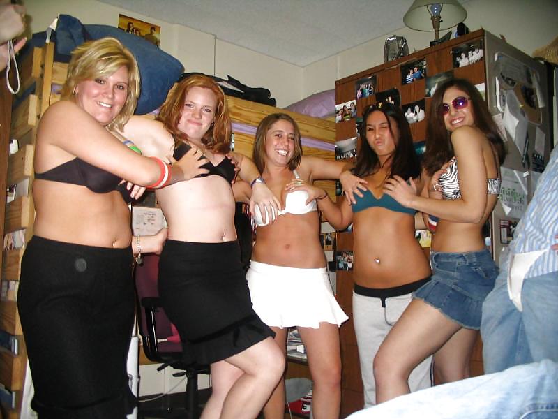 PARTY #8584347