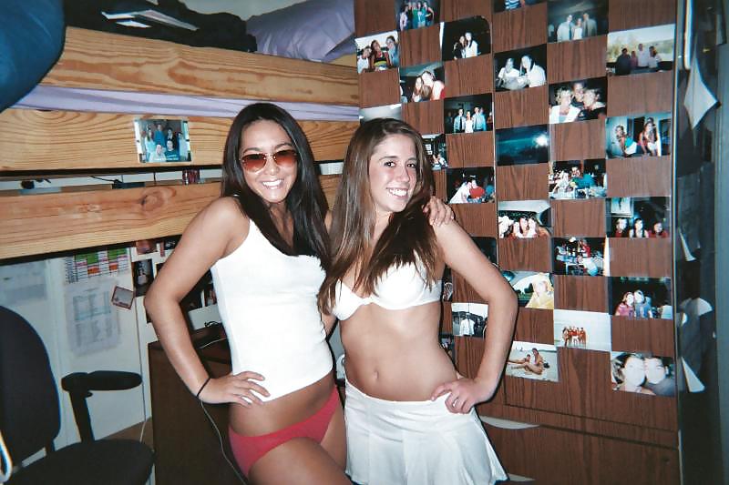 PARTY #8584352