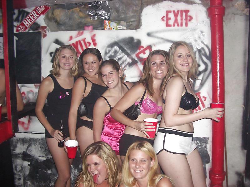 PARTY #8584409