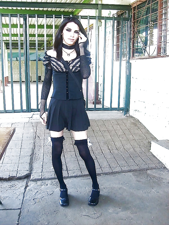 Chicos sexys y femeninos
 #21378570