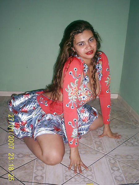 Gostosa casada em casa
 #18710821