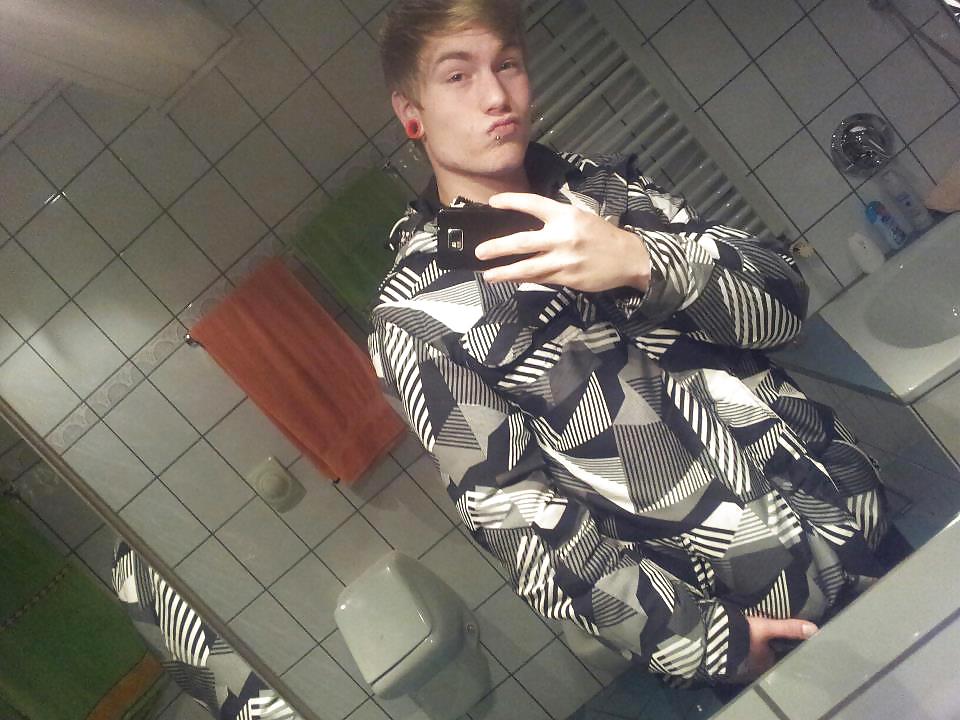 Mee
 #11442030