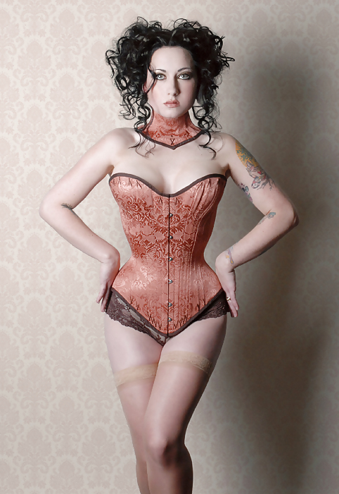 Busti o corsetti...
 #18715065