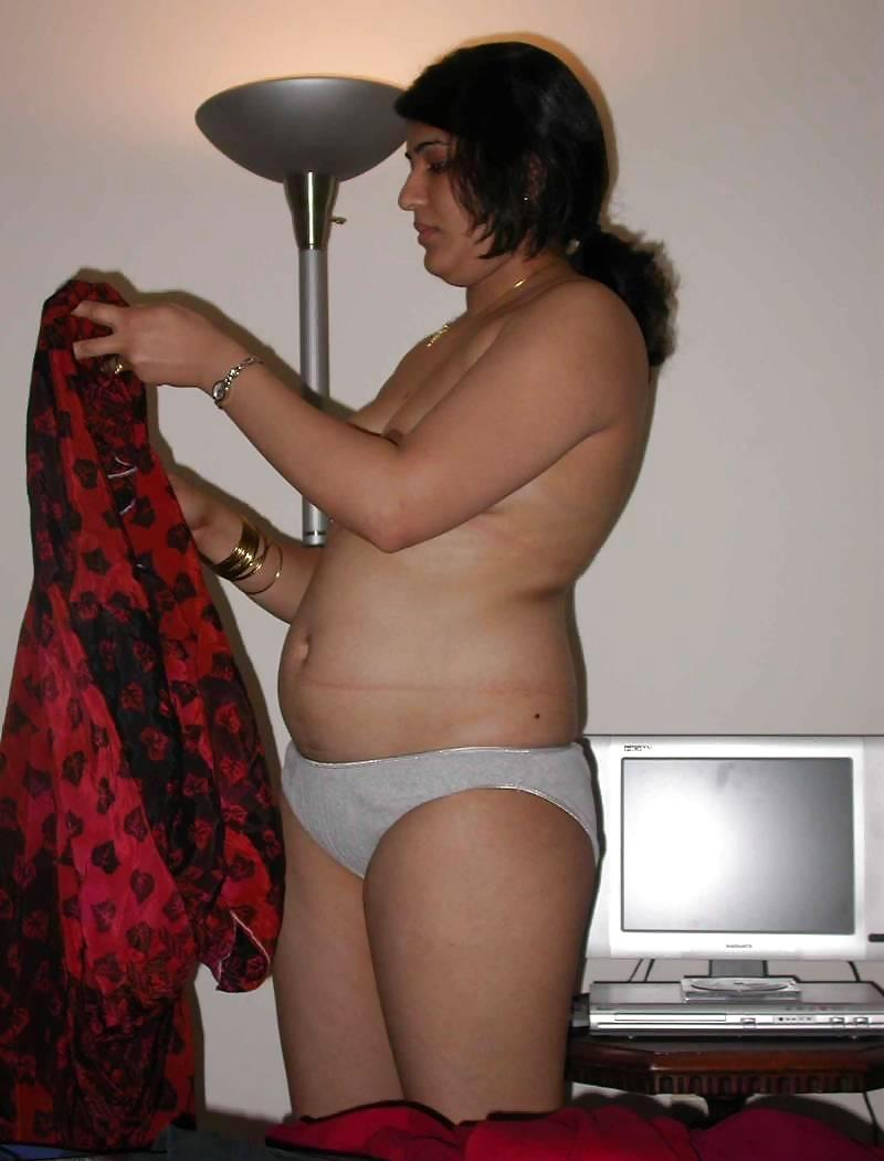 Diversión con gujju red sari aunty 
 #6266743