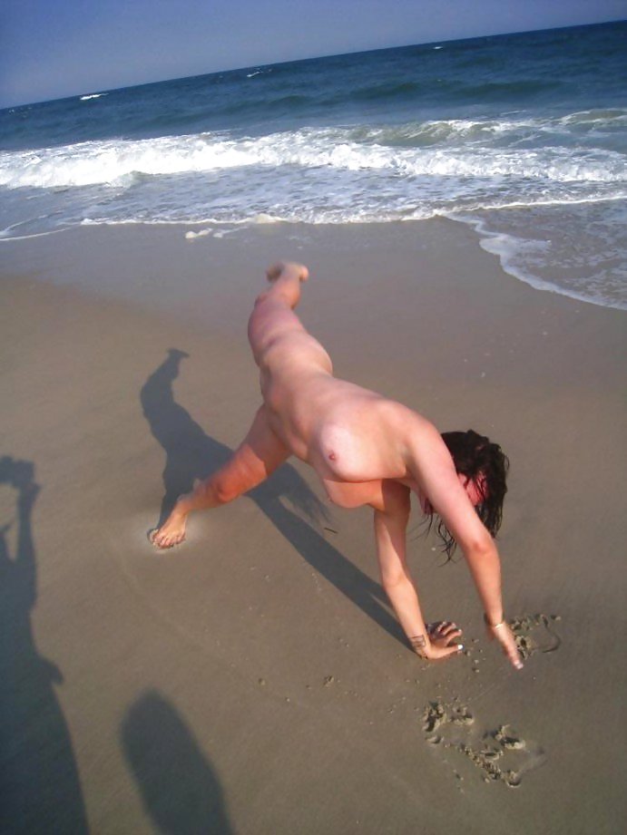 Sequence of nude beach girls #9818331