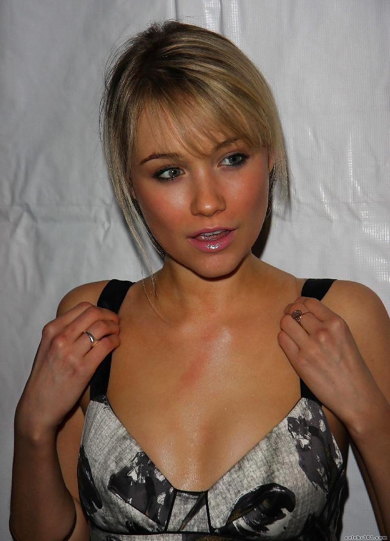 Katrina Bowden #22638314