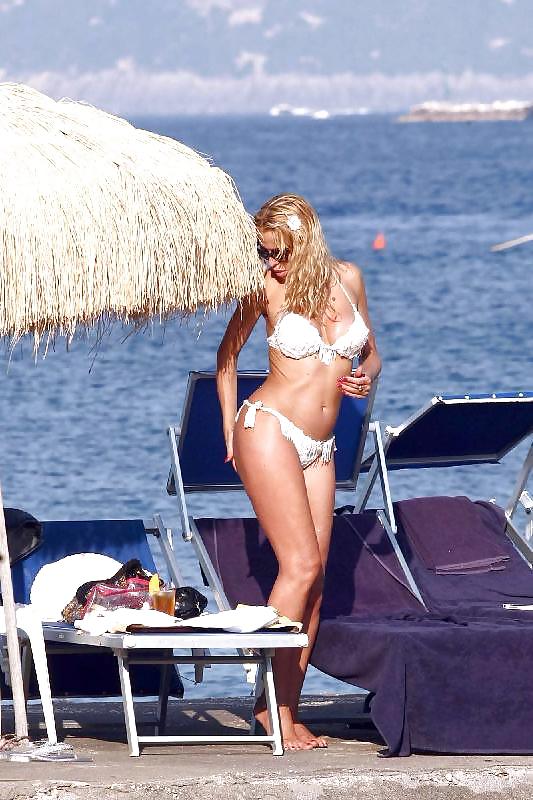 Valeria Marini (Italian Milfona)