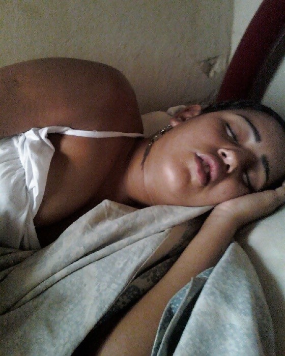 Fotos de una amiga dormida