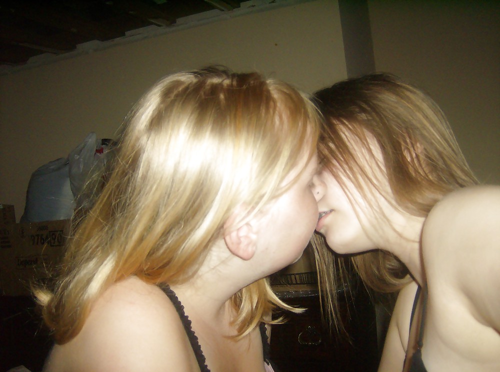 Teen kiss 18 #7573784