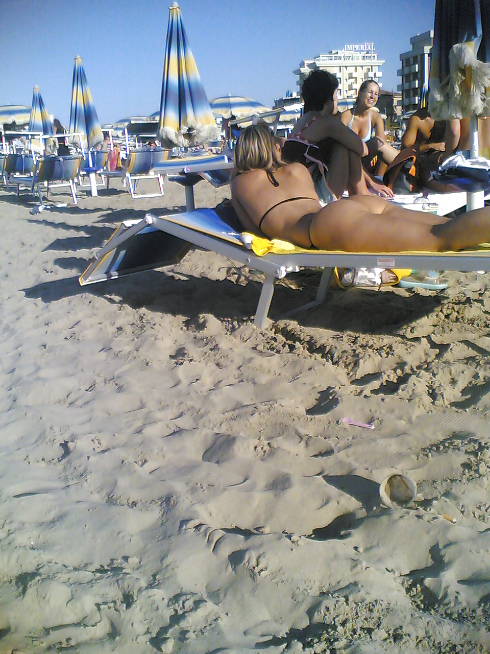 Perfekt Runden Hintern Touristen Am Strand (oben Ohne Zu) #11266830