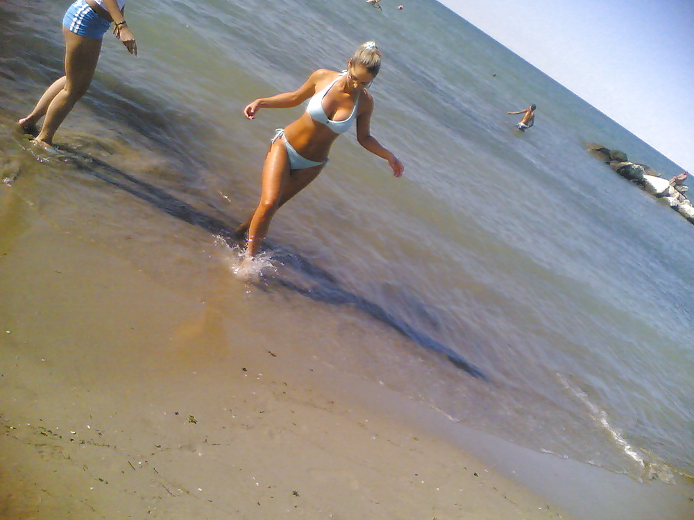 Perfekt Runden Hintern Touristen Am Strand (oben Ohne Zu) #11266943