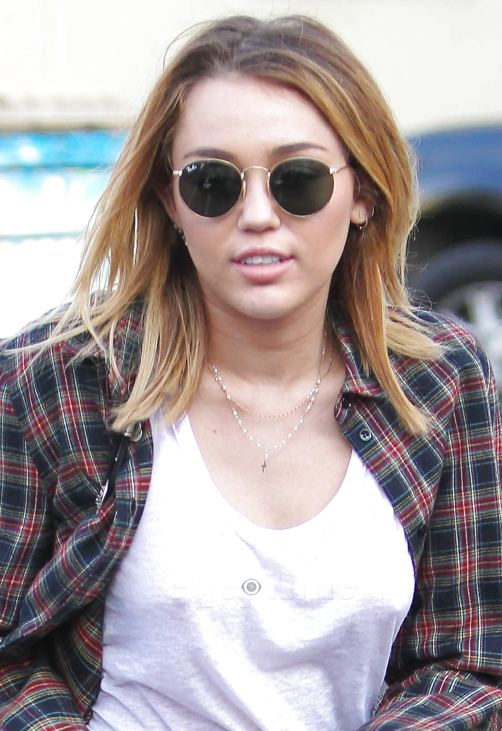 Miley cyrus odia los sujetadores
 #6969962