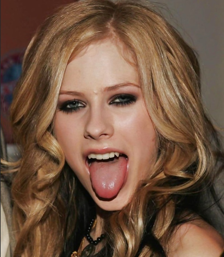 Tongues are so sexy, covered or uncovered #9273578