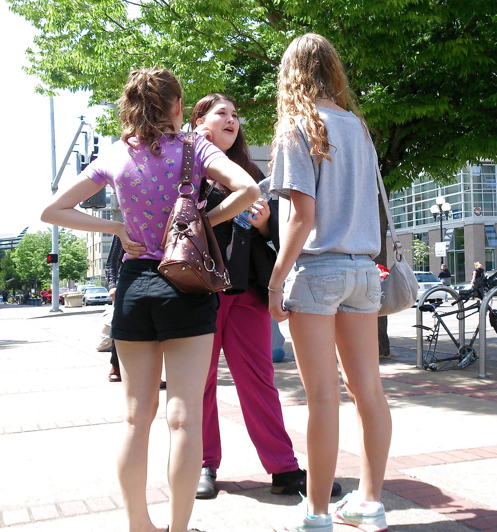 Poussins D'un Voyeur 10 - Plus De Filles De Rue #18593129