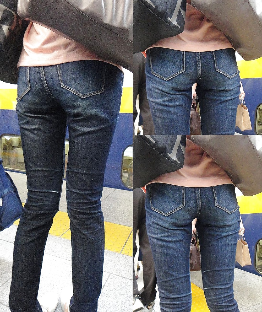 Girls in jeans - outdoor #8573515