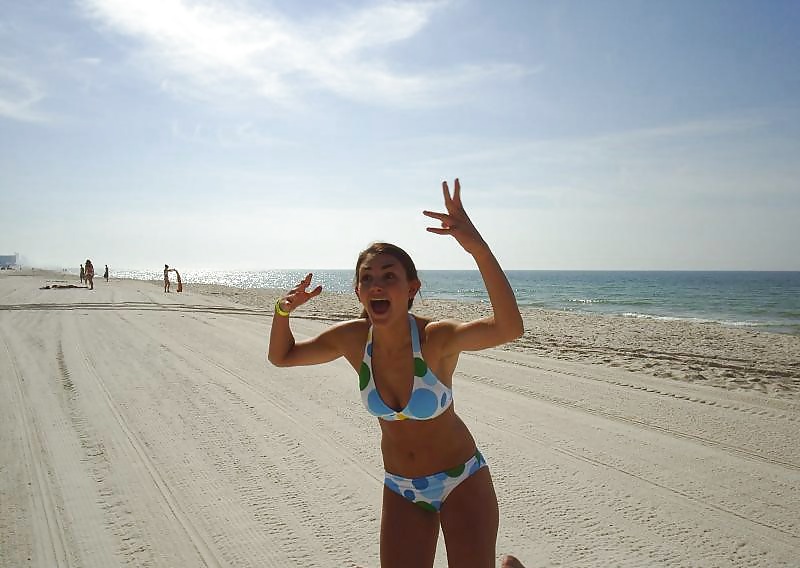 Alcune immagini di sexy giovani amatoriali sulla spiaggia mescolate
 #21524091