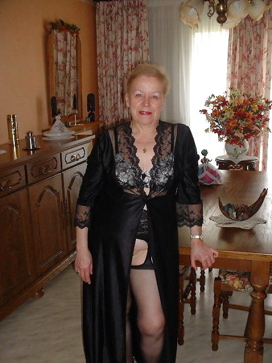 PERFECT  WOMAN      (OLD -MATURE BBW ) #453287