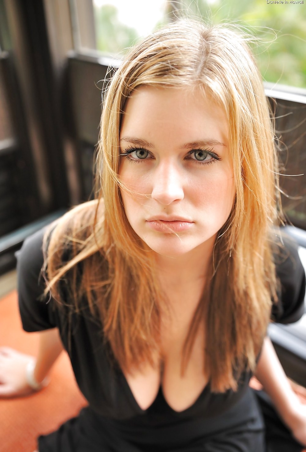 Danielle Flashing In Hawaii #2803863