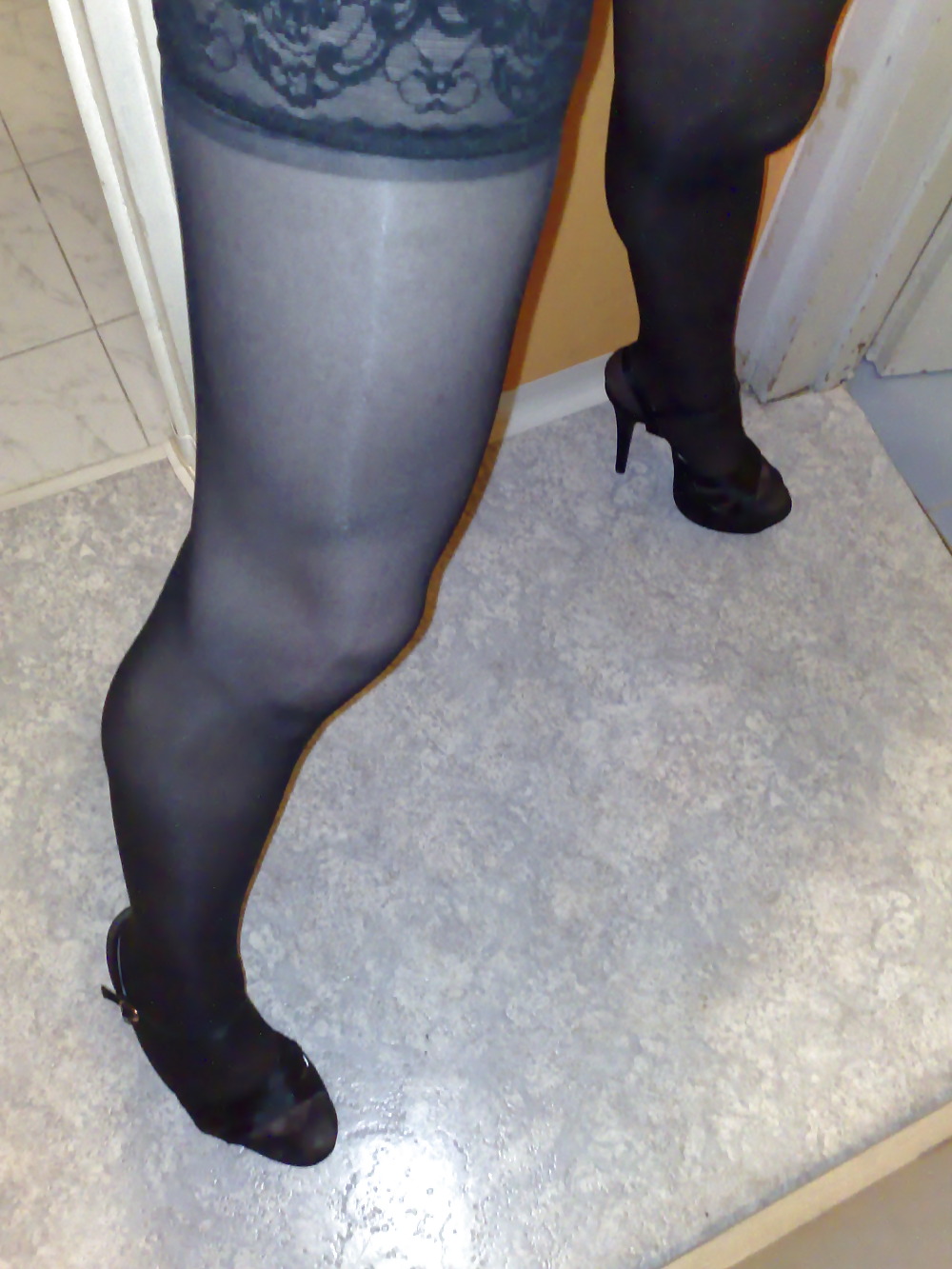 Seidig Schwarze Strümpfe Und Schwarze High Heels #136019