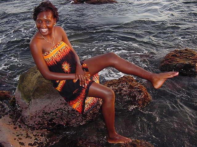 EBONY GIRL SHATEL #8408505