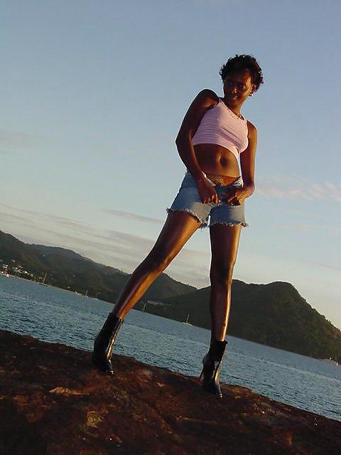 EBONY GIRL SHATEL #8408577