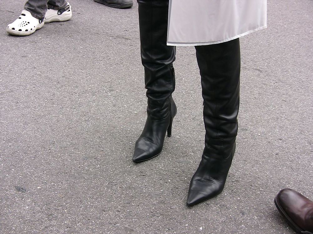 Japanese Candids - Feet on the Street 05 #3542659