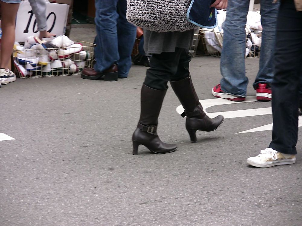 Japanese Candids - Feet on the Street 05 #3542701