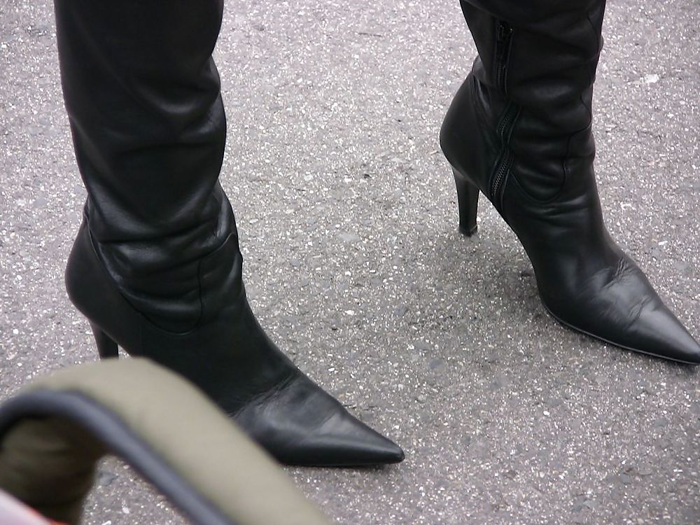 Japanese Candids - Feet on the Street 05 #3542711
