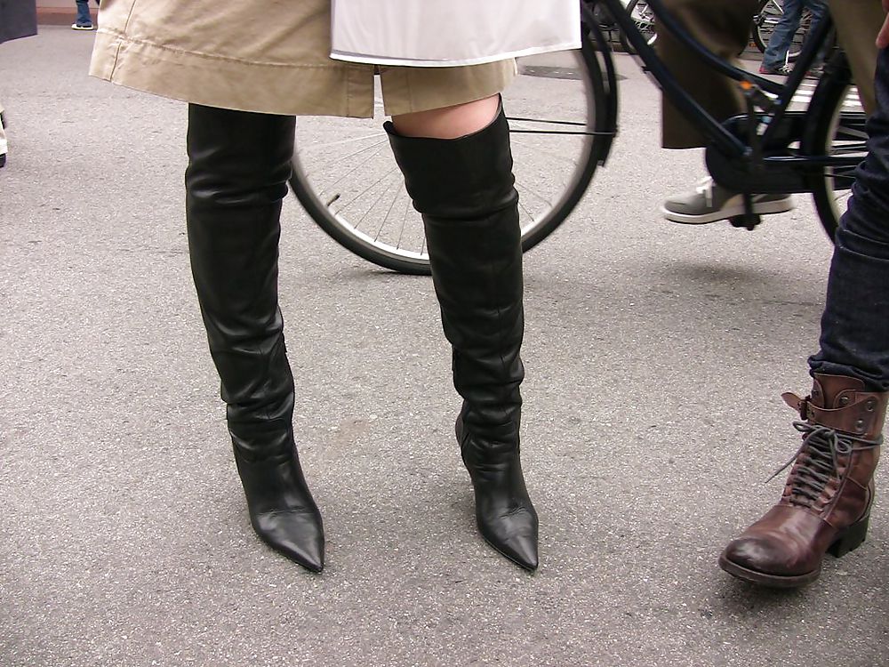 Japanese Candids - Feet on the Street 05 #3542723