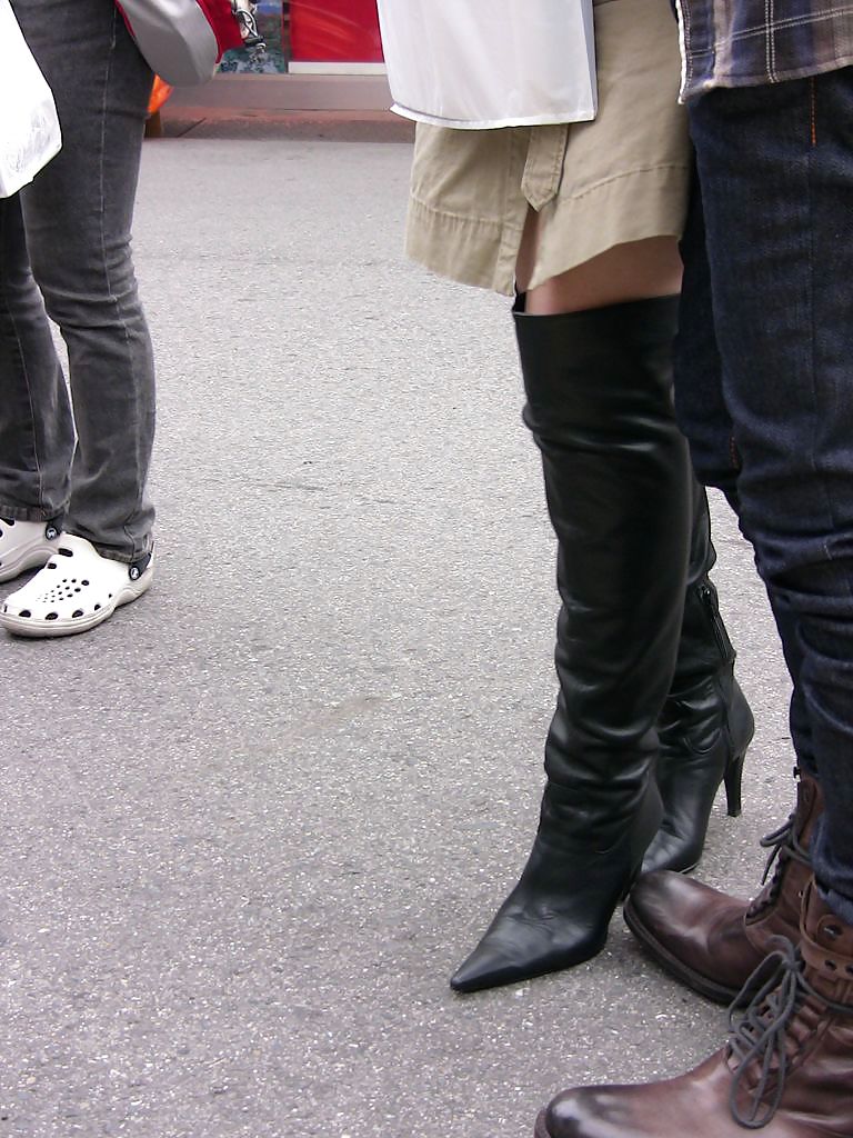 Japanese Candids - Feet on the Street 05 #3542752