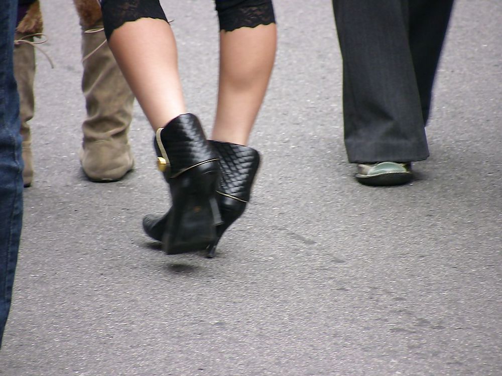 Japanese Candids - Feet on the Street 05 #3542788