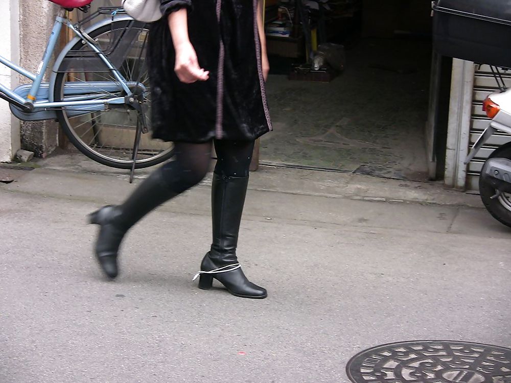 Japanese Candids - Feet on the Street 05 #3542806