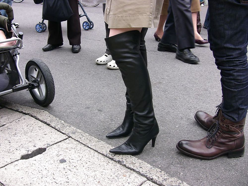 Japanese Candids - Feet on the Street 05 #3542825