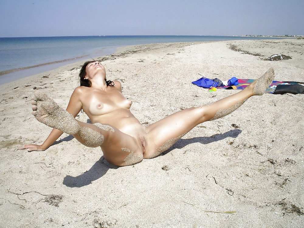 Milfs Am Strand - 19 #15876677