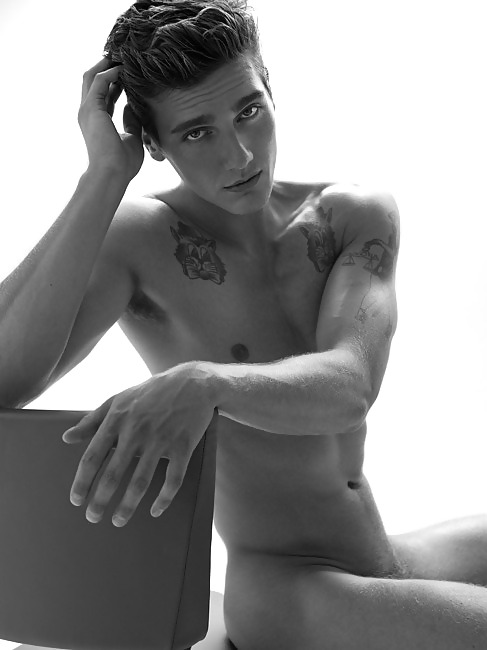 Matt ... Wunderschöne Modell #16410530