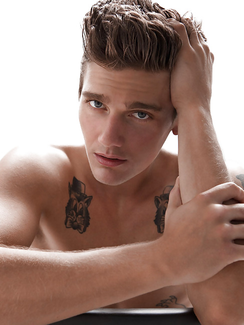 Matt ... Wunderschöne Modell #16410536